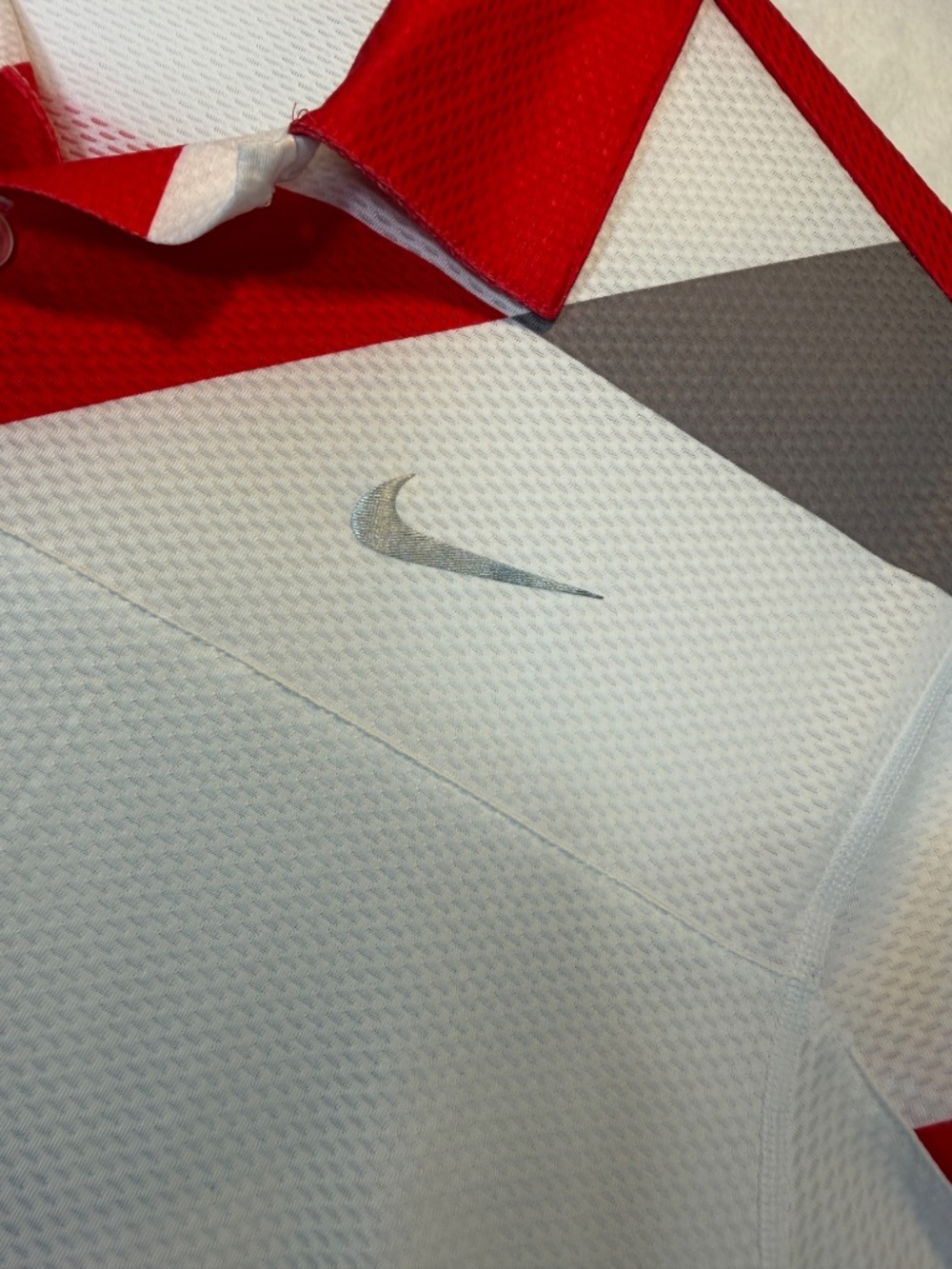 Nike Golf Polo Shirt Mens Size Medium Red White Dri-Fit Performance Colorblock - Picture 4 of 7